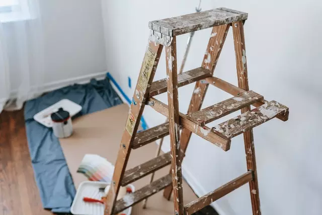 Elegir la mejor escalera de pintor profesional