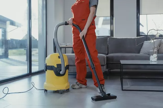 Uniformes para personal de limpieza: elige el más adecuado