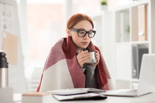 Combatir el frío en la oficina y trabajar confortable en invierno