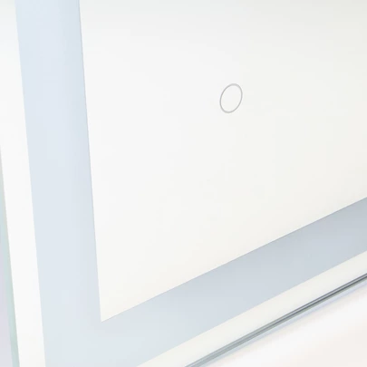 Emuca Espejo de baño Hercules con iluminación LED frontal y decorativa, rectangular 600 x 800 mm, AC 230V 50Hz, 45 W, Aluminio y Crista